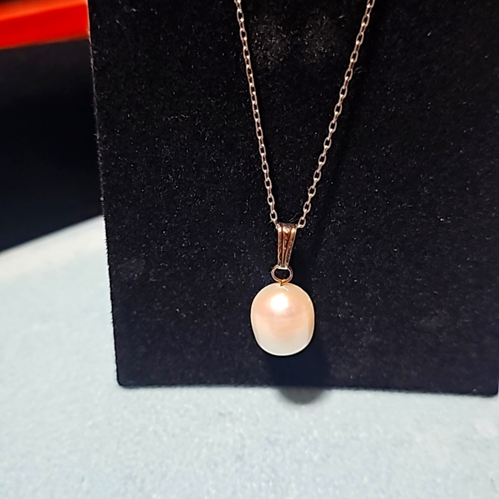 Sea Pearl Necklace